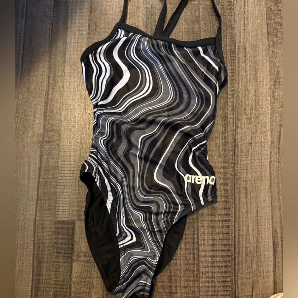 Arena One Piece Swimsuit